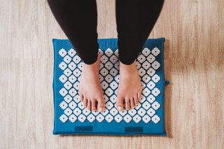 Kanjo Memory Foam Acupressure Foot Mat