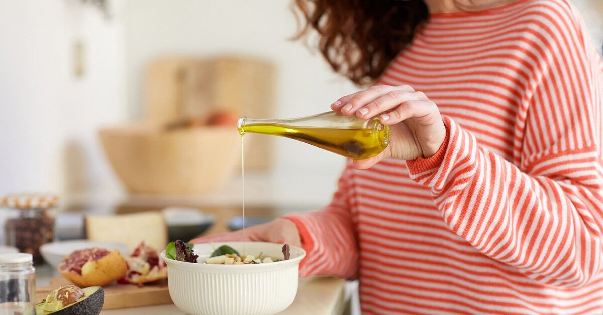 10 benefits of consuming olive oil daily