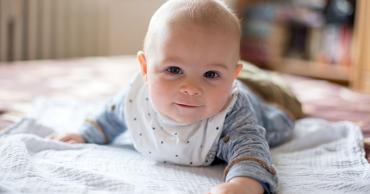 Baby stomach outlet pillow