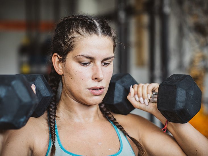 8 Dumbbell Exercises To Get Rid of Your Armpit Pooch