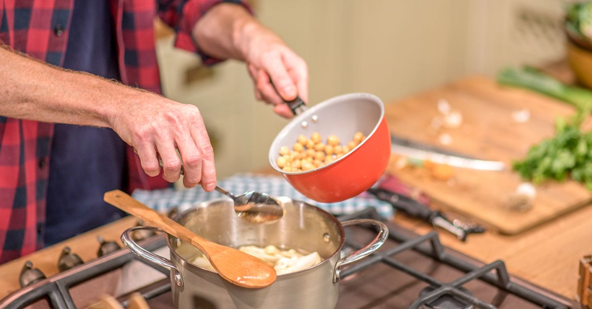 Chickpea Allergy Causes, Symptoms, Diagnosis, Treatment, and More