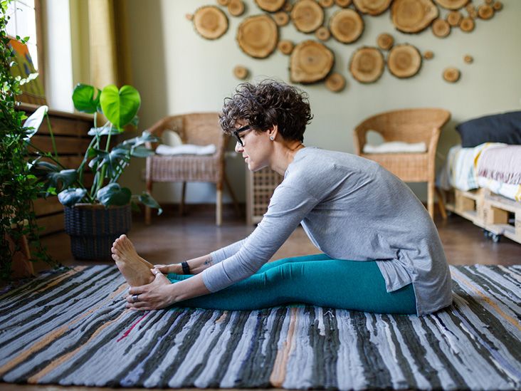 11 Ways to Choose Yoga Pants - wikiHow Health
