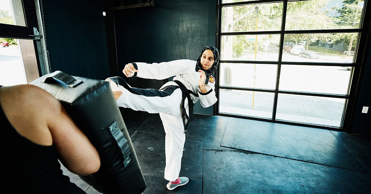 Womens Self Defence - Mental self-defense is the ability to get into the  proper mindset for executing a physical self-defense technique. Many martial  arts schools and self-defense classes focus primarily on the
