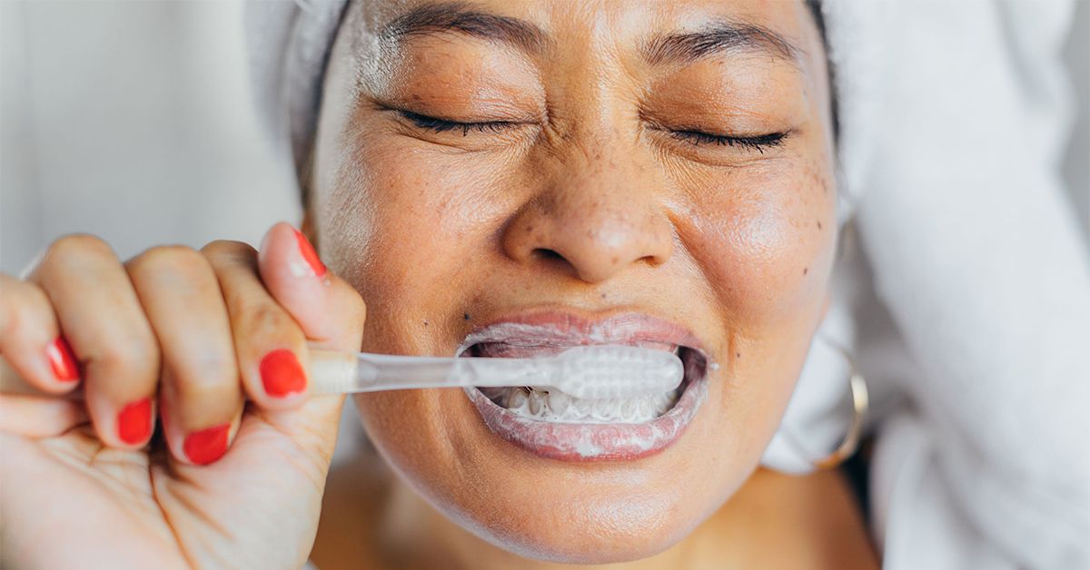 Clean Toothbrush: 10 Ways To Clean Your Toothbrush Naturally