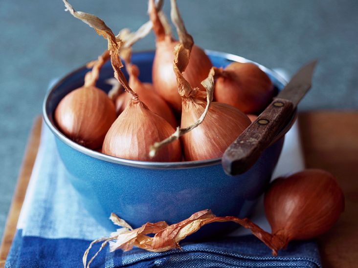 How to Substitute a Shallot for an Onion