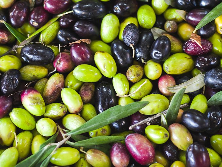 11 Surprising Benefits of Olive Oil for Skin and Hair – Nature's Blends