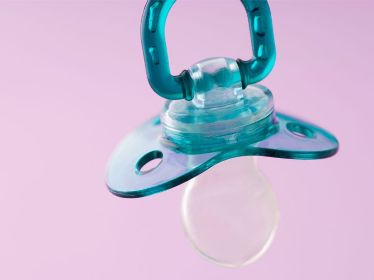 Breastfeeding Moms, You Shouldn’t Feel Guilty About Pacifiers