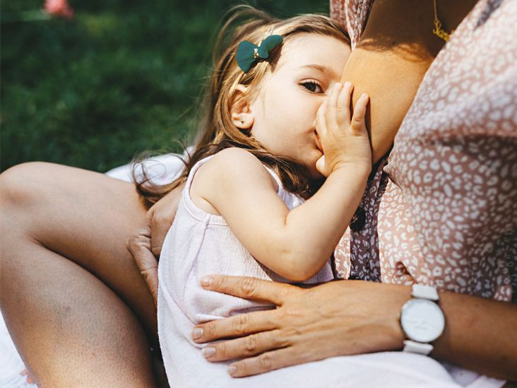 732px x 549px - Extended Breastfeeding: Can You Nurse for Too Long?
