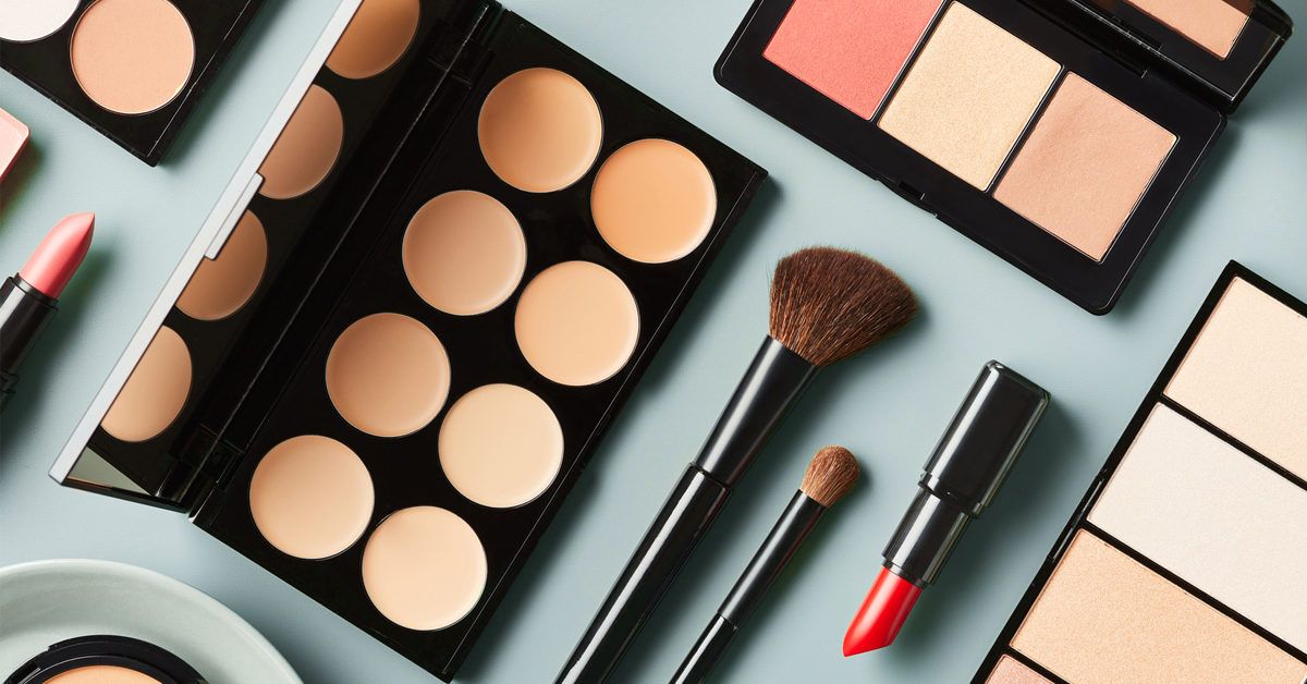 Building the Perfect Stage Makeup Kit