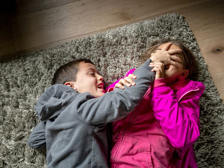 When Sibling Fights Turn Physical: Ultimate Guide to Success - Positive  Parenting Solutions