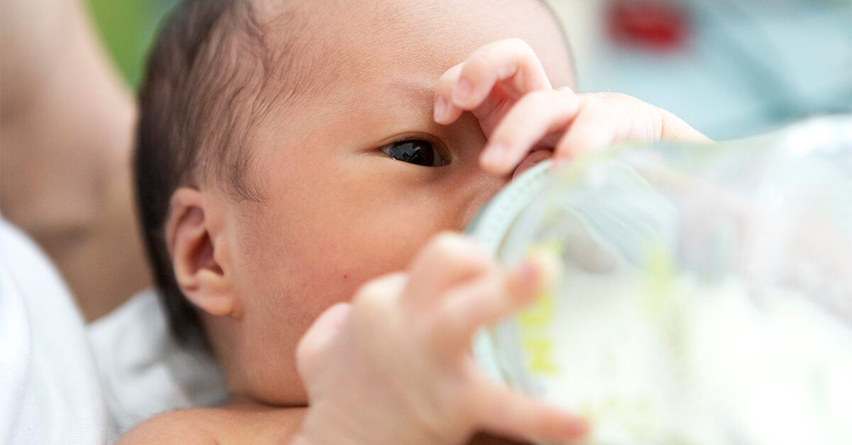 How Long Should Bottle-Feeding Take? – Baby Care Advice