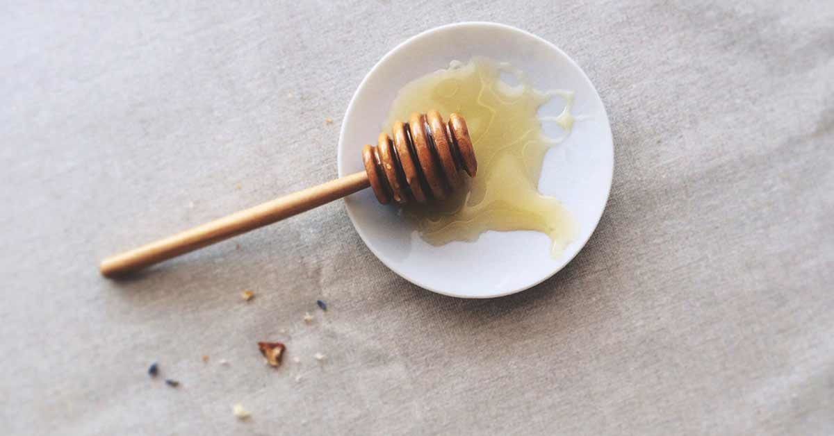 Top 10 Natural Honey Benefits For Wellness & Beauty