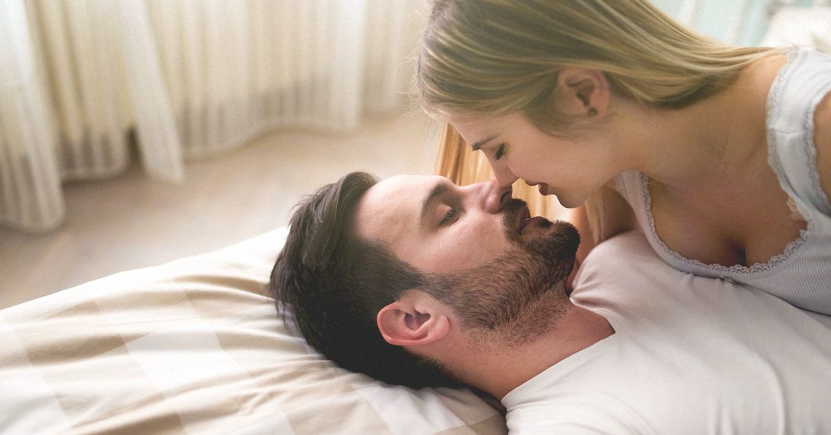 Киска соратын қыздың фотосы