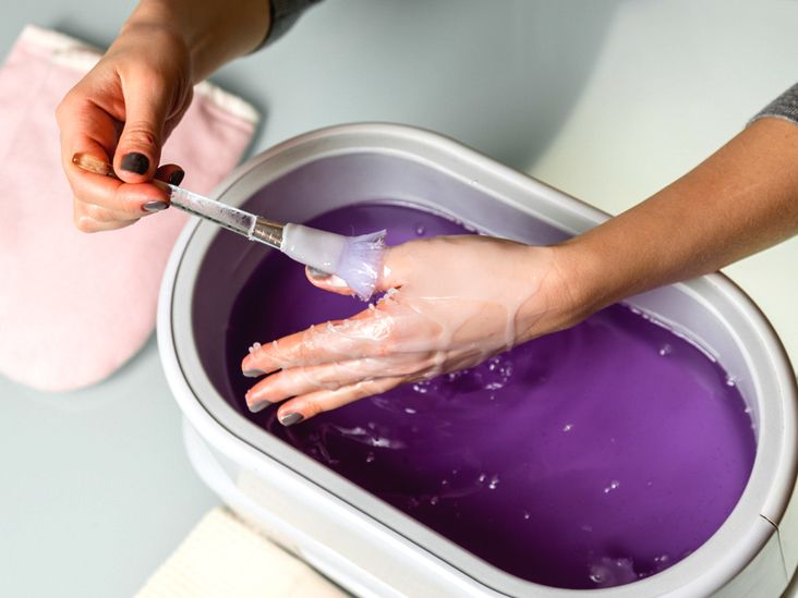 Everything You Need to Know About Paraffin Manicures (and How to Do One at  Home)
