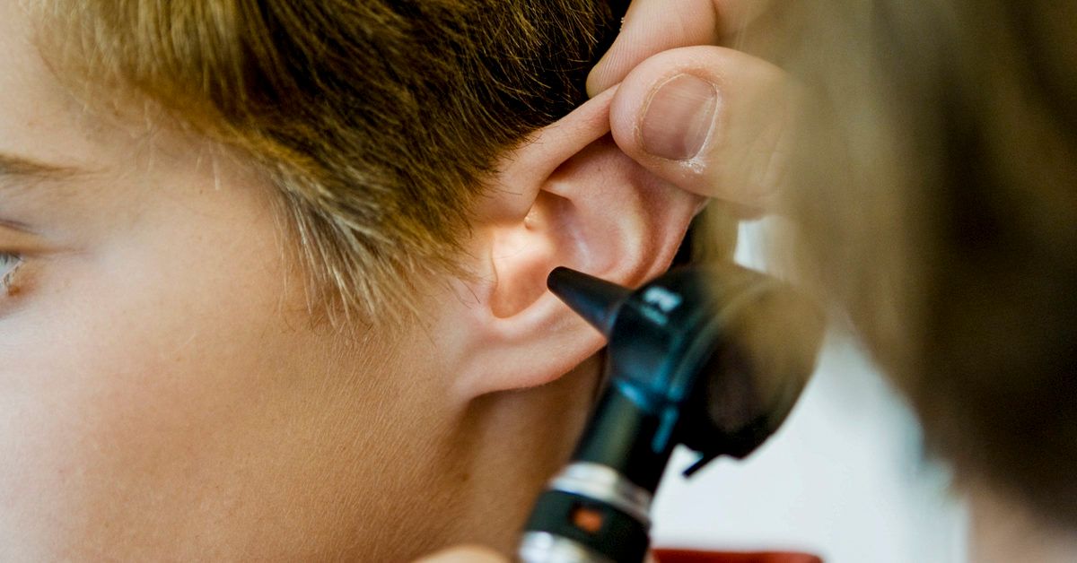 Retracted Eardrum Symptoms, Causes, Diagnosis, and Treatment