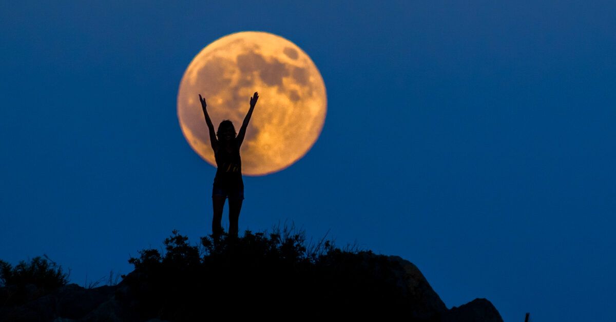 The Pros And Cons Of Moon Reading