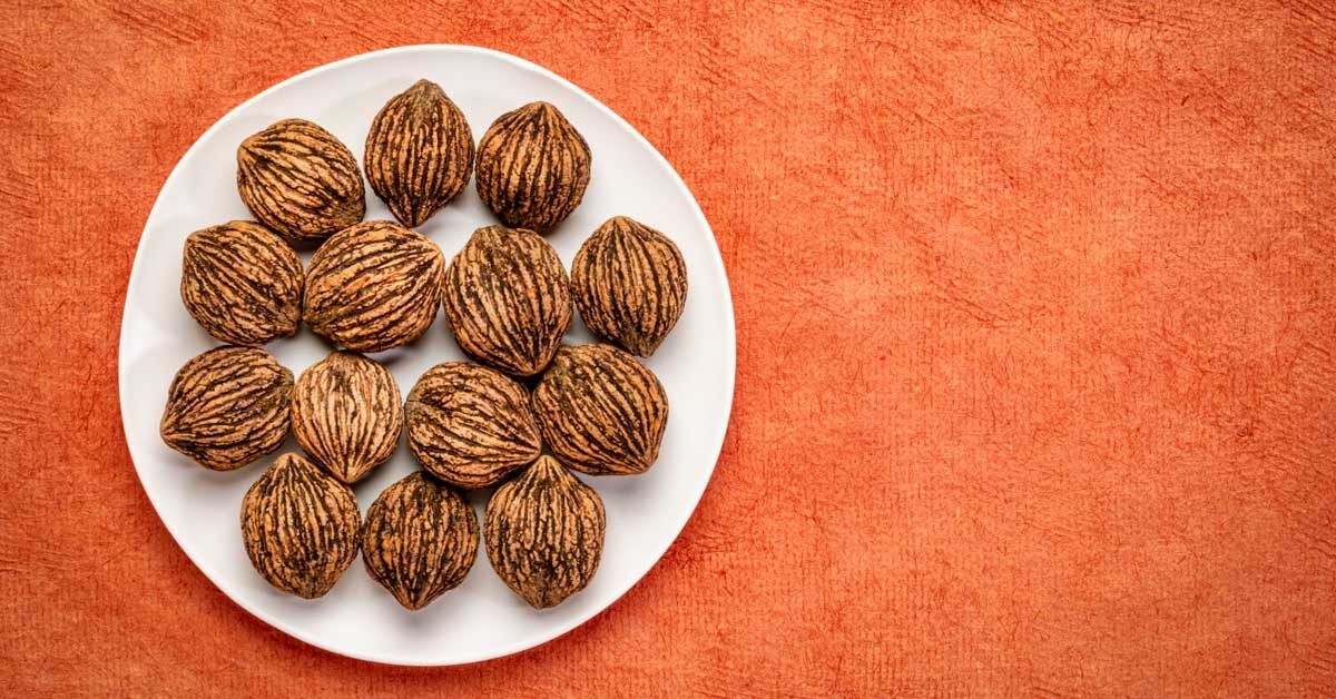 Raw vs Roasted Nuts: Which Is Healthier?