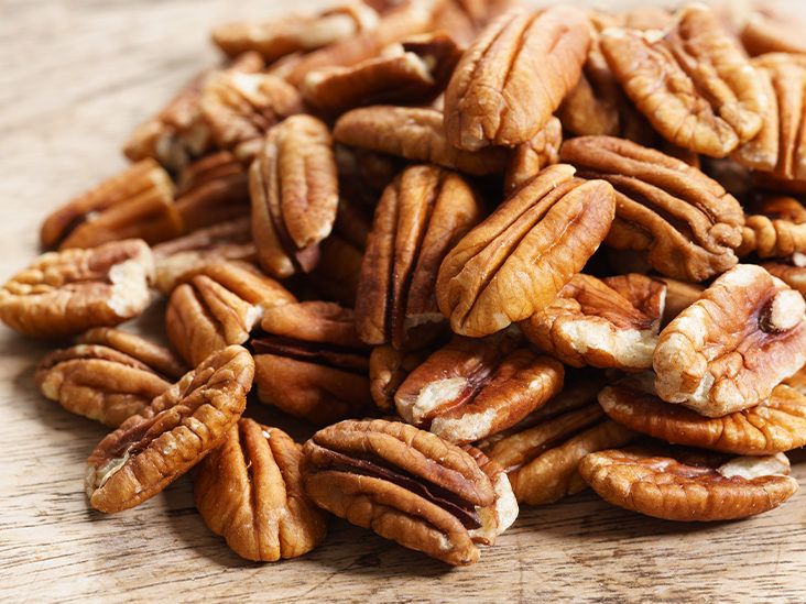 What You Need to Know About the 7 Best Nuts to Eat on a Keto Diet