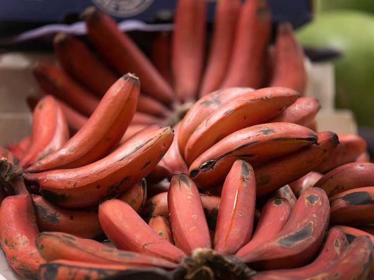 7 Red Banana Benefits (And How They Differ From Yellow Ones)