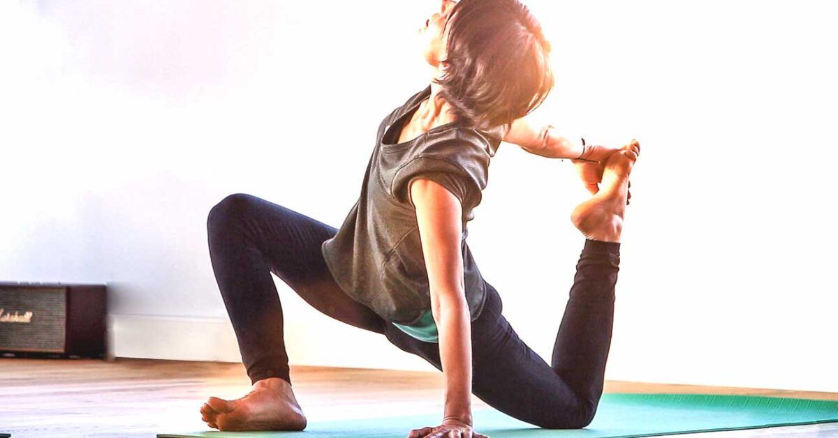 Yoga asana for beginners - Yoga studio Oud Metha