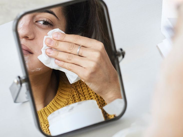 8 DIY Creams and Oils for Eye Puffiness and Wrinkles