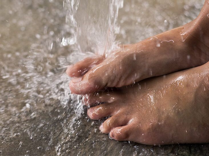 Home remedy for soaking feet to on sale remove dead skin