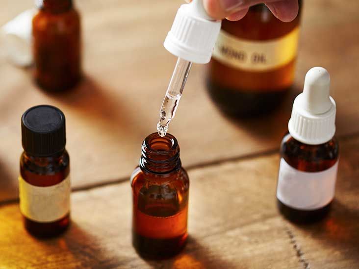 12 Essential Oils for Stretch Marks