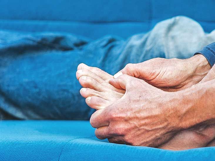 Gout Symptoms: Managing, Risk Factors, and Complications