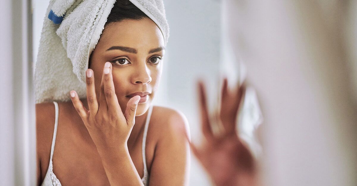 Eyes_Mirror_Towel_Bathroom-