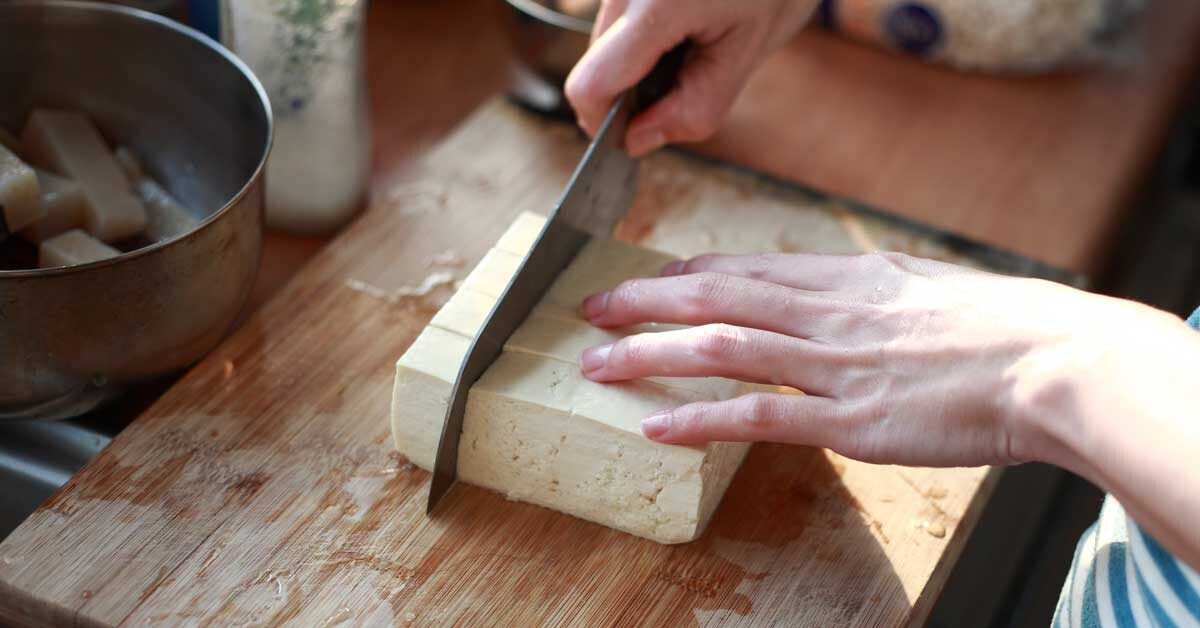 Vegan Keto Diet Guide: Benefits, Foods and Sample Menu