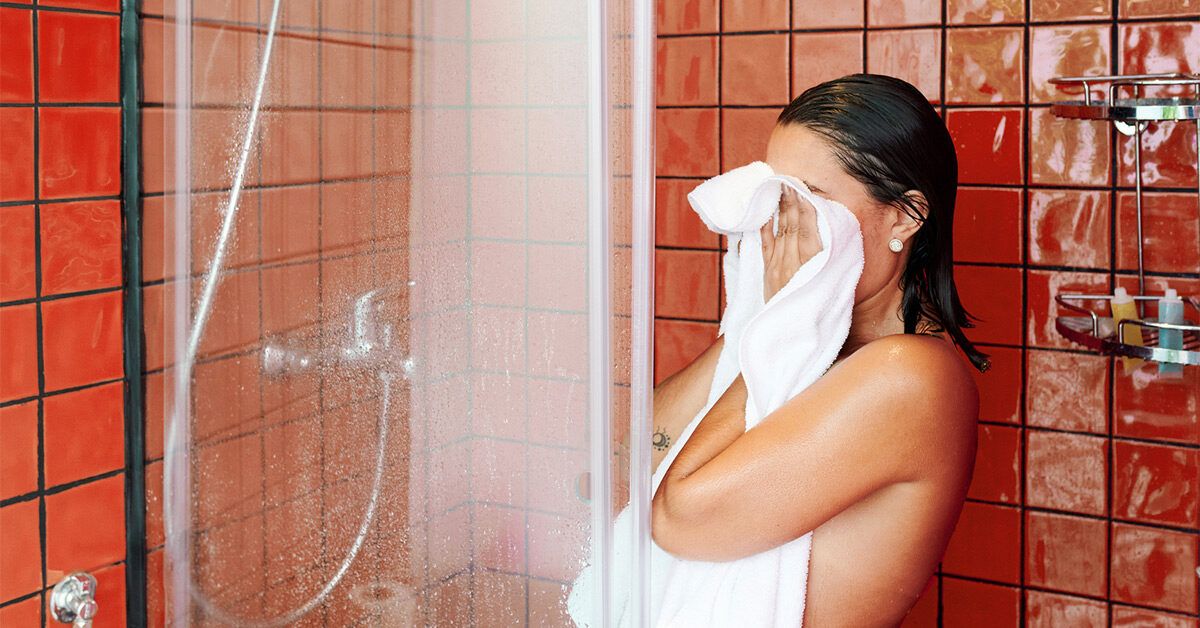 How to Shower While on Your Period: 11 Steps (with Pictures)