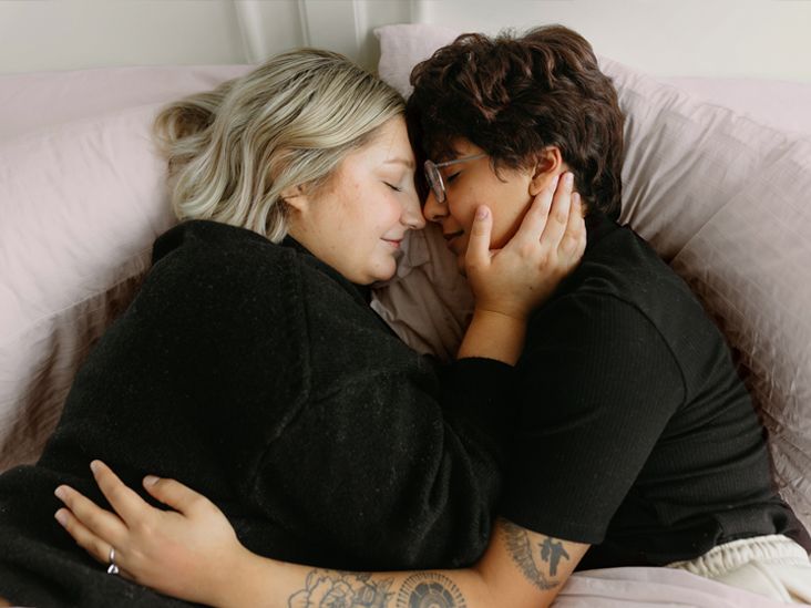 Romantic Before Sleep Sex - The 'Three Dates Before Sex' Rule Is BS â€” Try This Instead