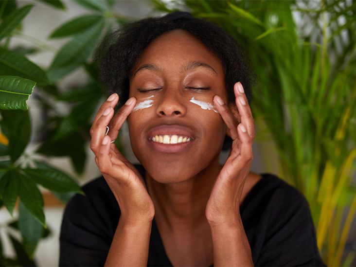 Polyglutamic Acid Skin Care Benefits, Uses, Side Effects