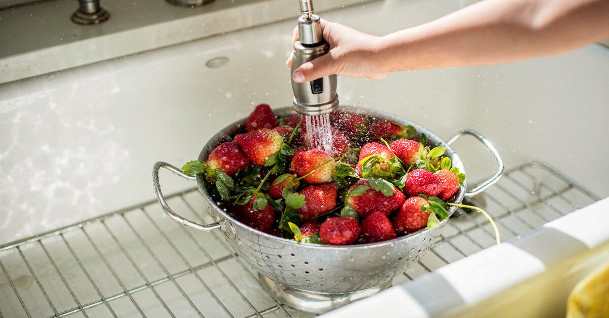 https://media.post.rvohealth.io/wp-content/uploads/2020/12/water-sink-berries-strawberries-washing-wash-fruit-1200x628-facebook-1200x628.jpg