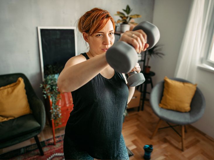 Weight Lifting While Pregnant: How to Do It Safely