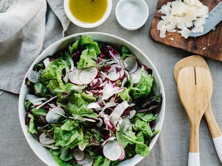 How Does Lettuce Affect IBS Symptoms?