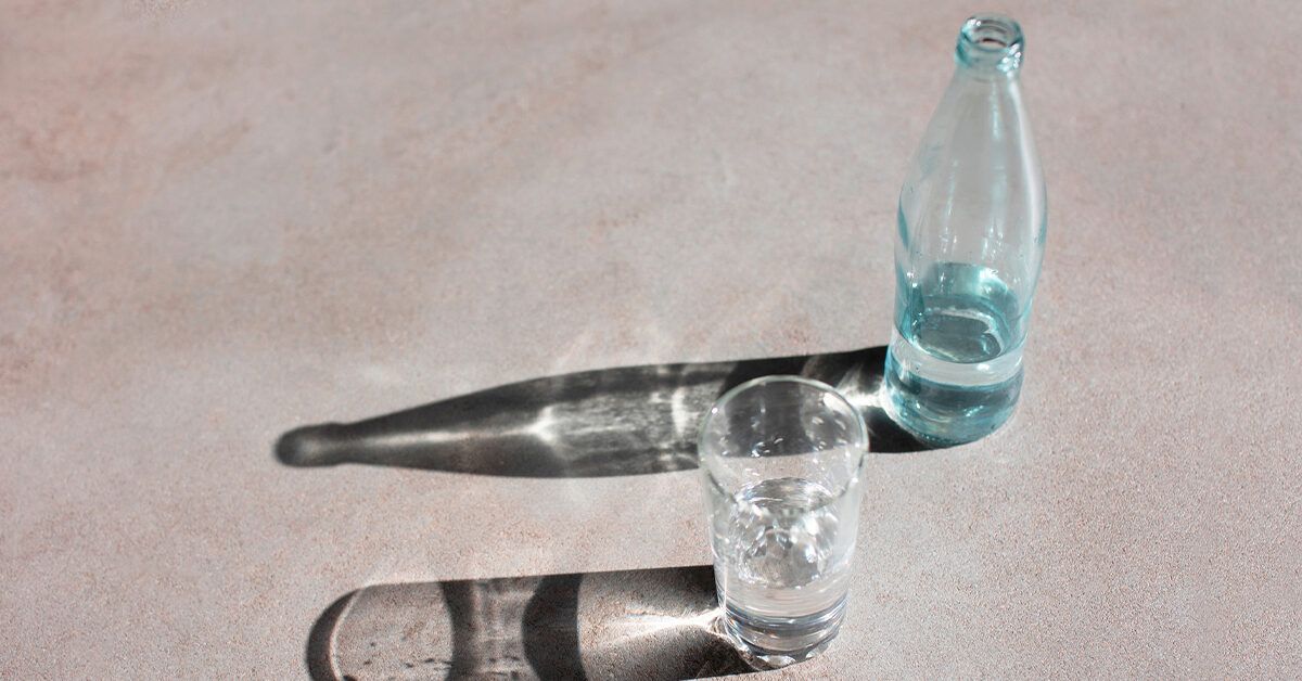 Pros and Cons of Glass Water Bottles, we review the facts