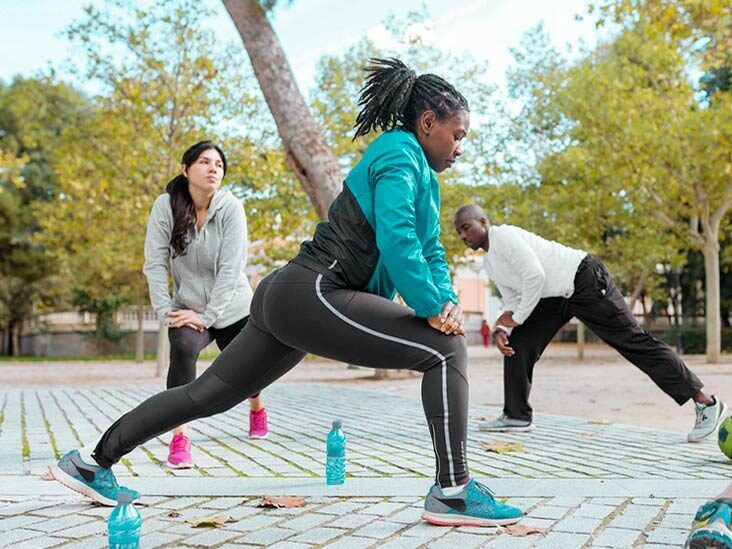 How To Do Bodyweight Lunges — (LUNGE TUTORIAL & FORM) 