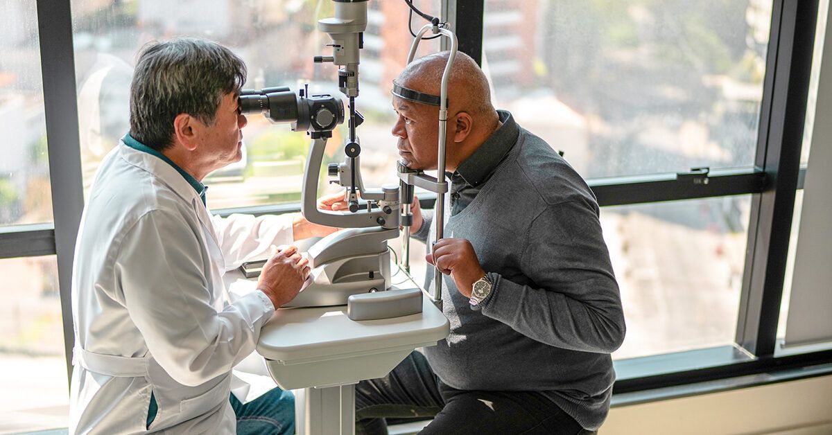 The Difference Between Macular Degeneration and Cataracts