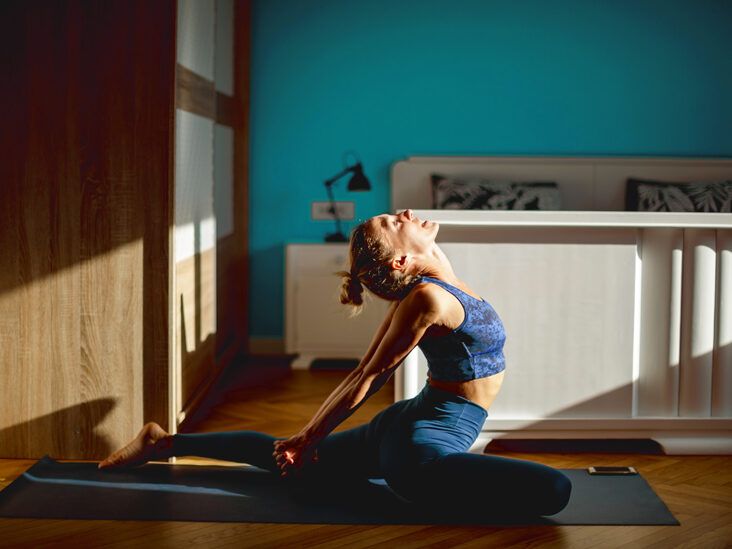 5 Yoga Poses to Strengthen and Stretch the Psoas - DoYou