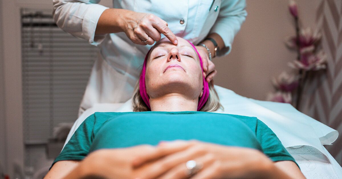 Esthetician vs. Dermatologist: What They Treat and How to Choose