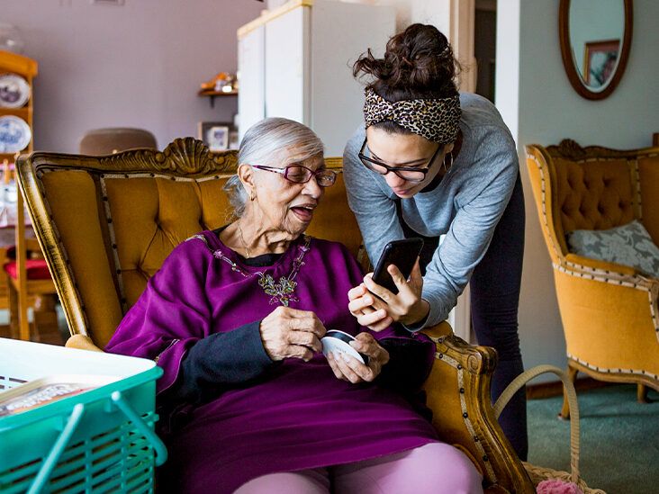 Supporting a Loved One Through Every Alzheimer’s Stage