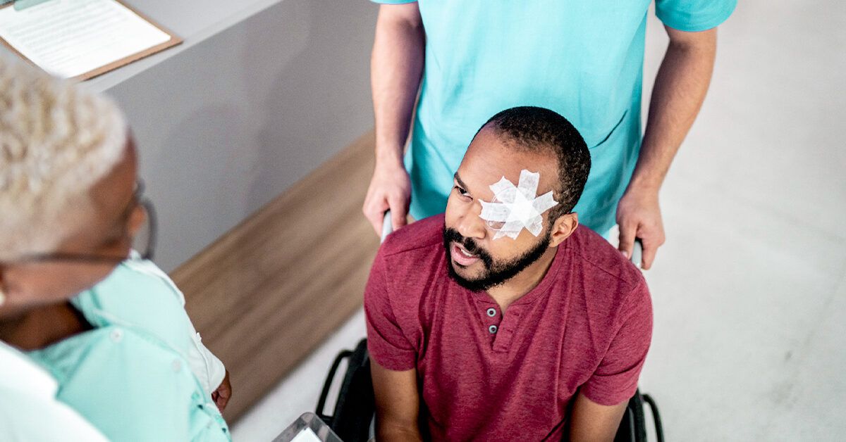 How to Treat a Chemical Burn in Your Eye