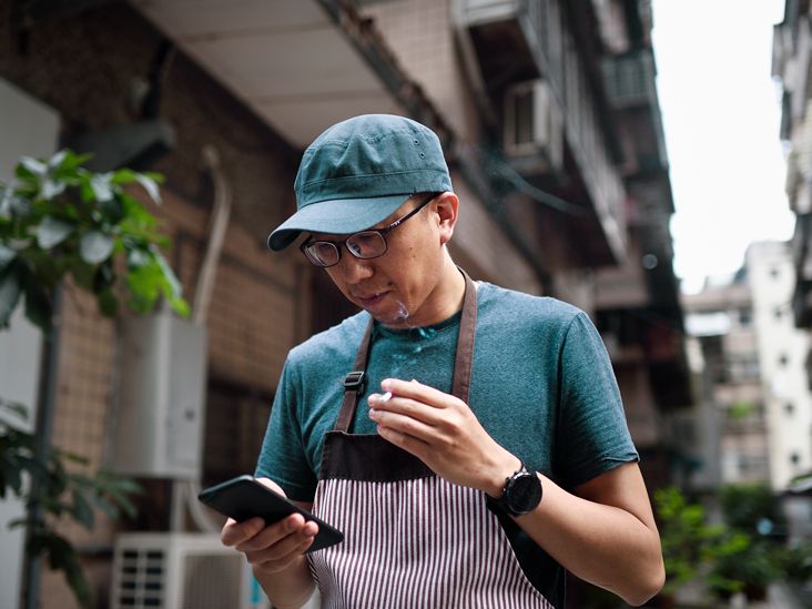 What Is ChainSmoking? Definition, Signs, Effects