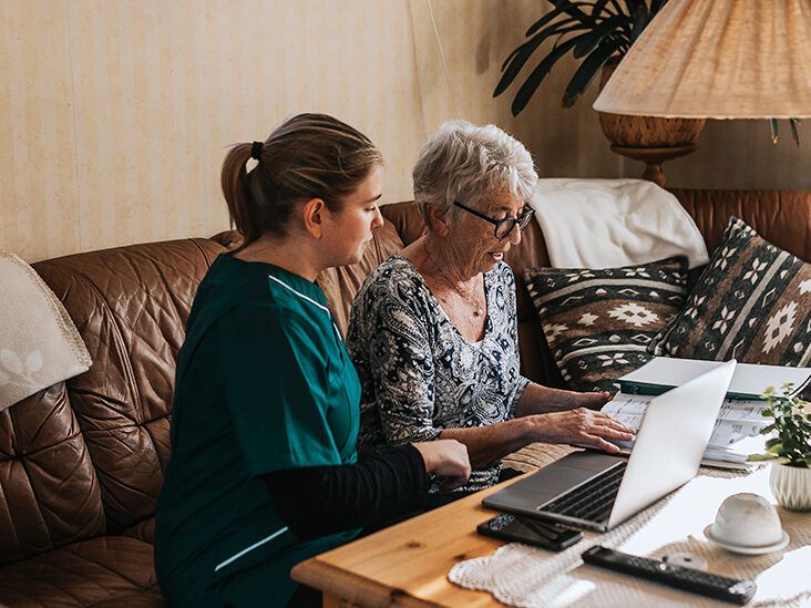 A Caregiver’s Guide to Managing Finances for Alzheimer’s Disease