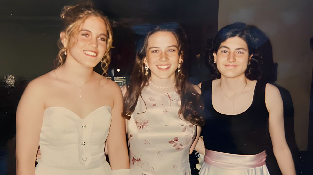 Cathy Cassata (center) and her childhood friend Lara (right).