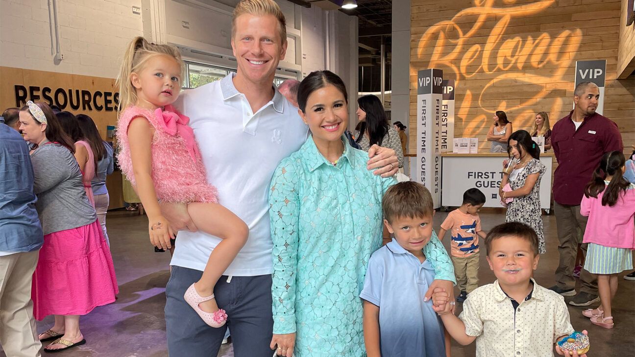 Catherine Guidici Lowe (center), with her husband Sean Lowe and their three children.