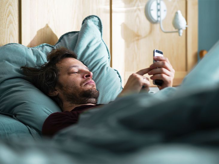 Could Hitting the Snooze Button Help You Feel More Rested?