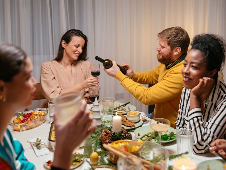 7 Simple Tips for Drinking Mindfully This Holiday Season