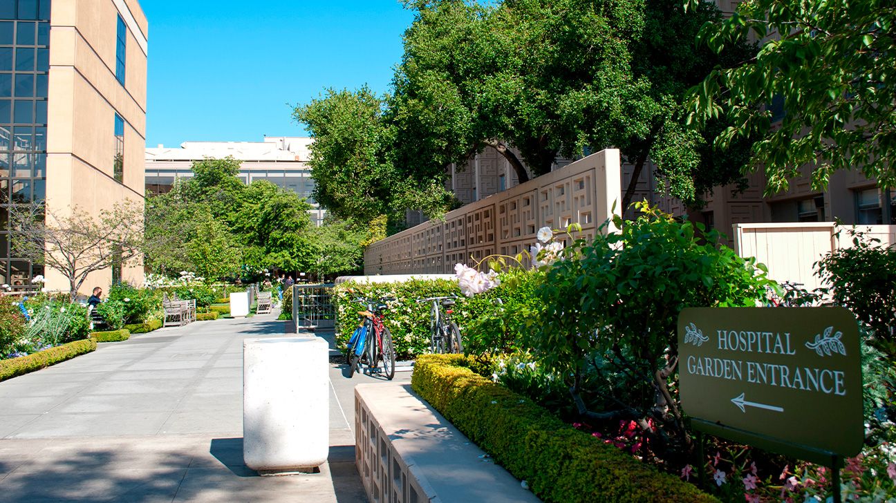 Entrance to Stanford Hospital